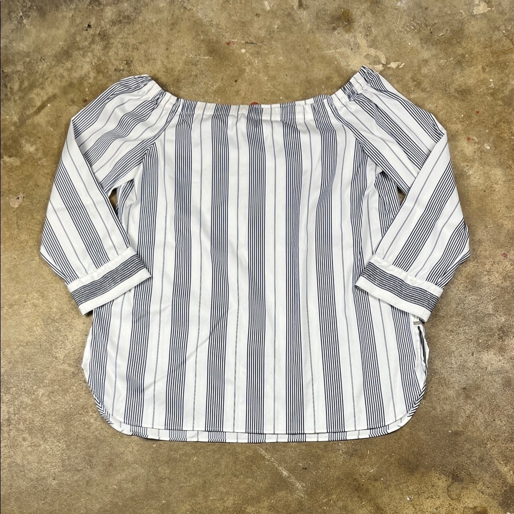 Lafayette 148 New York off shoulder dark indigo and White Striped Top
Size: M